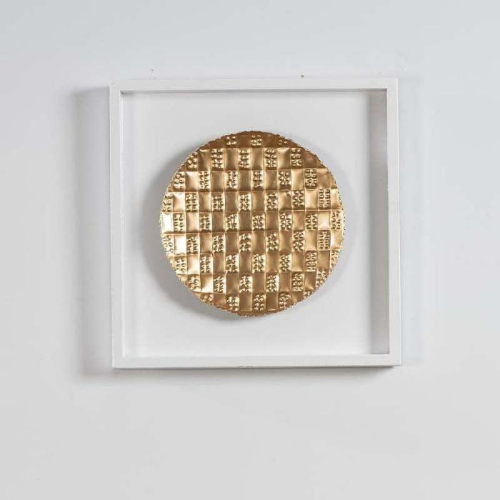 Chequered Circle Wall Frame Décor  |   Wall Accents Wall Accents Gold, White