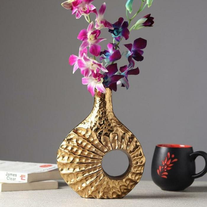 Counch Call Vase  |   Vases Showpieces, Vases & Accent Bowls Gold