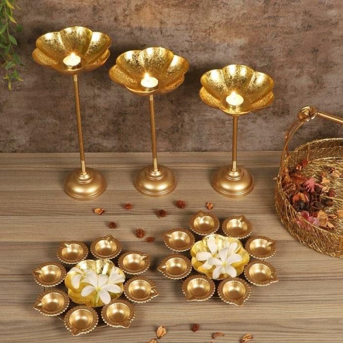 Dyotana Dana Urli – Set Of Five  |   Showpieces Showpieces Gold