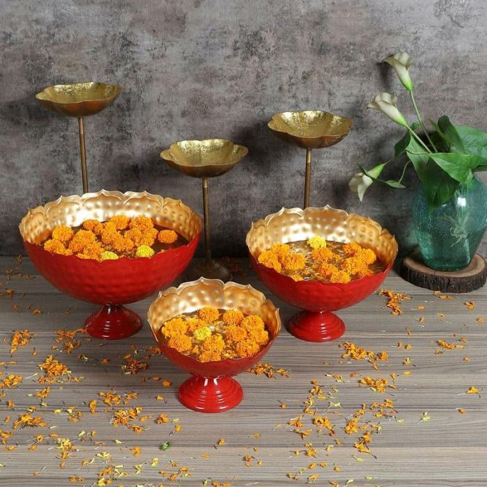 Kanshiki Kalyan Urli – Set Of Six  |   Showpieces Showpieces Red, Gold