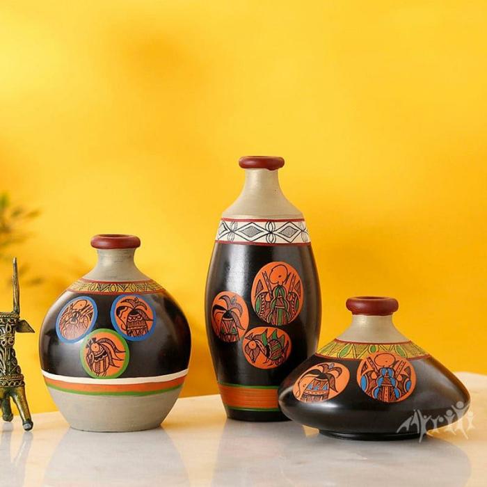 Levanda Tribal Terracotta Vase – Set Of Three  |   Vases Showpieces, Vases & Accent Bowls Black