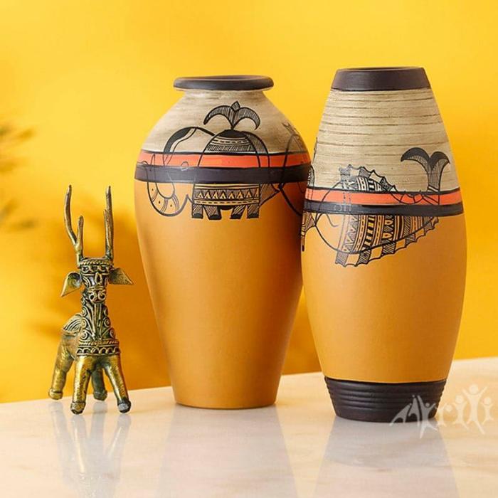 Mazhcli Muse Tribal Terracotta Vase – Set Of Two  |   Vases Showpieces, Vases & Accent Bowls Black, Yellow