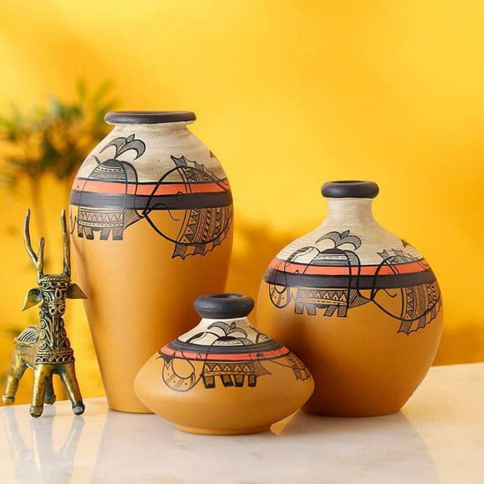 Melrose Tribal Terracotta Vase – Set Of Three  |   Vases Showpieces, Vases & Accent Bowls Black, Yellow