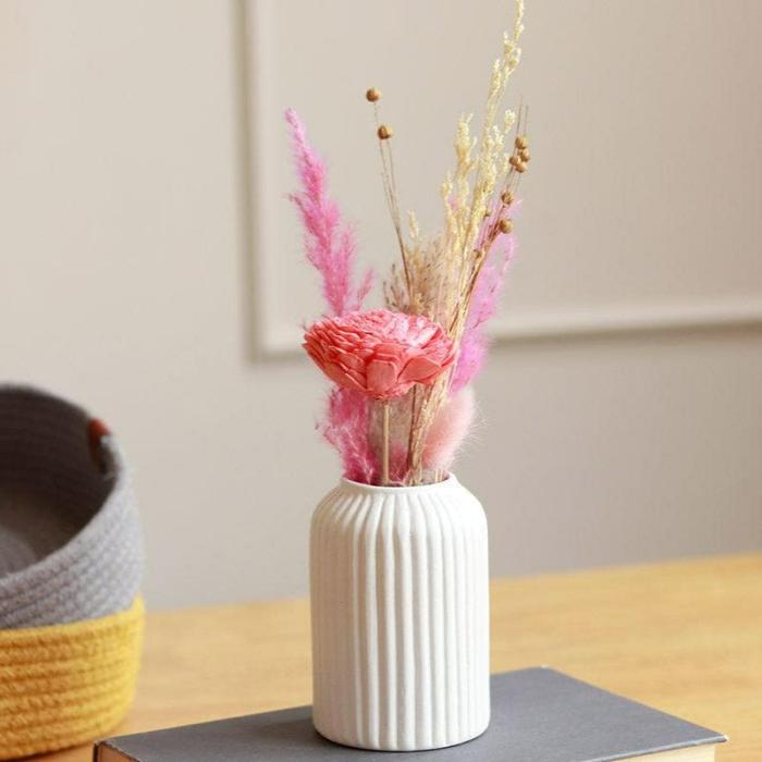 Pingo Vase With Naturally Dried Flower Bunch  |   Vases Showpieces, Vases & Accent Bowls Vases